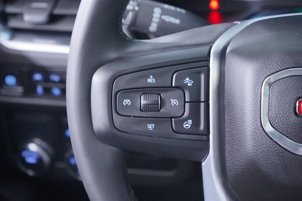 Used 2023 GMC Yukon XL SLT w/ SLT Luxury Package RWD image 15
