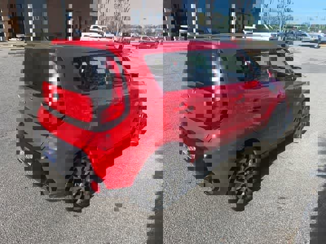 Used 2016 Kia Soul + image 5