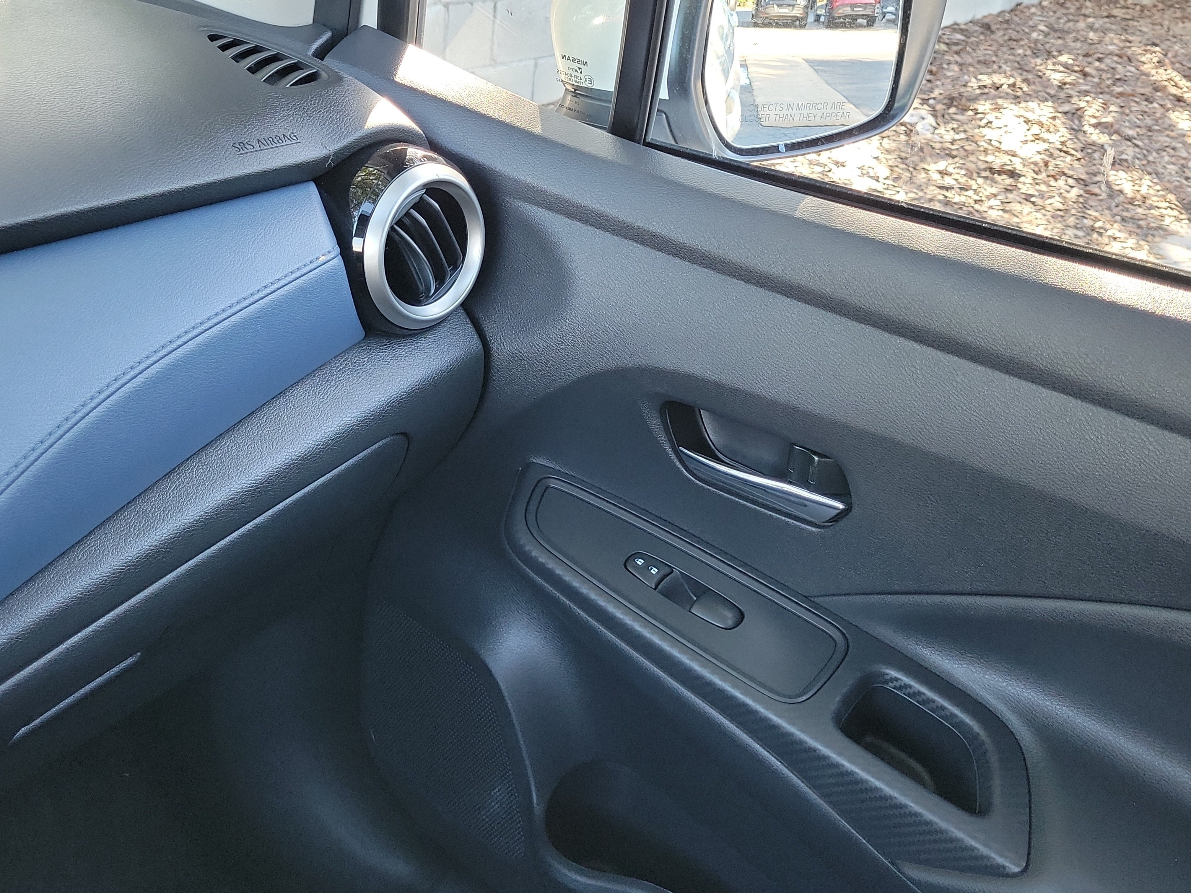 Certified 2025 Nissan Versa SV FWD image 29