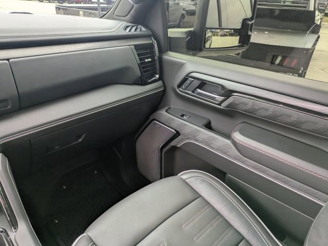 Used 2025 GMC Sierra 2500 AT4X image 19