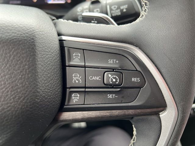 Certified 2023 Jeep Grand Cherokee L Limited image 23