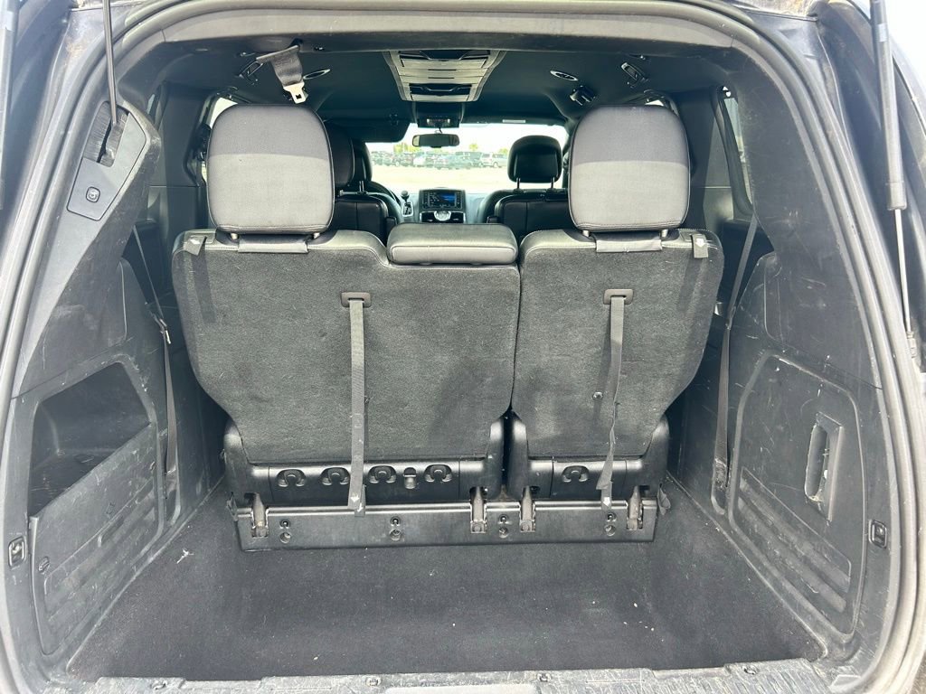 Used 2013 Chrysler Town & Country S FWD image 29