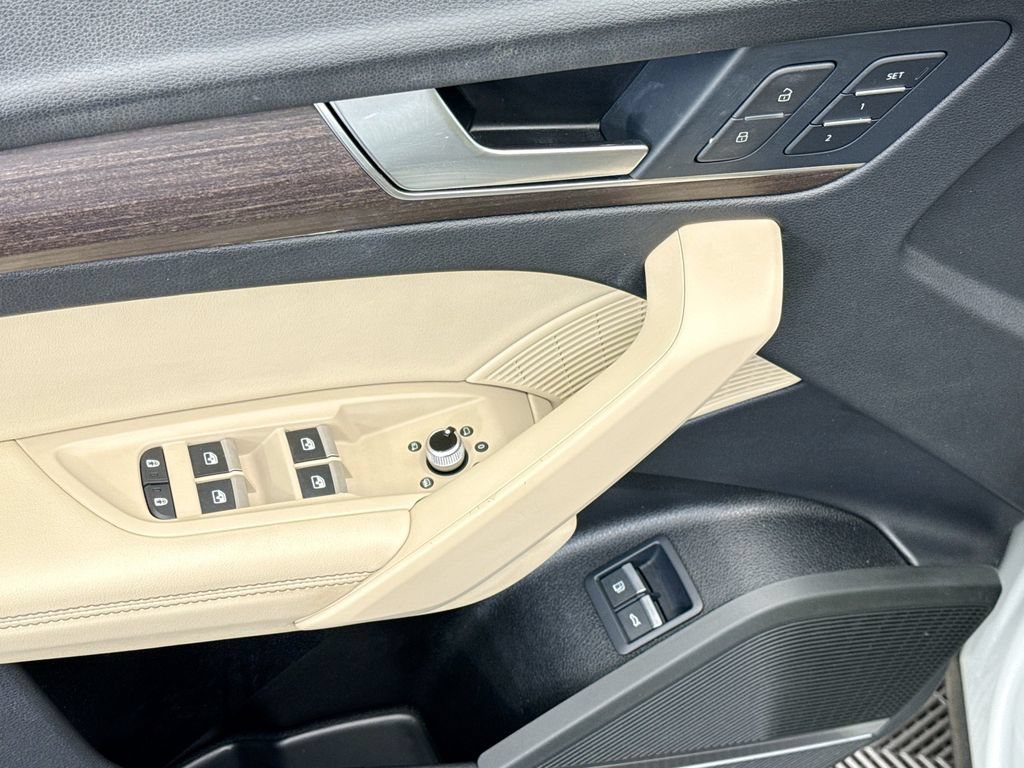 Used 2023 Audi Q5 e Premium Plus w/ Premium Plus Package AWD/4WD image 21