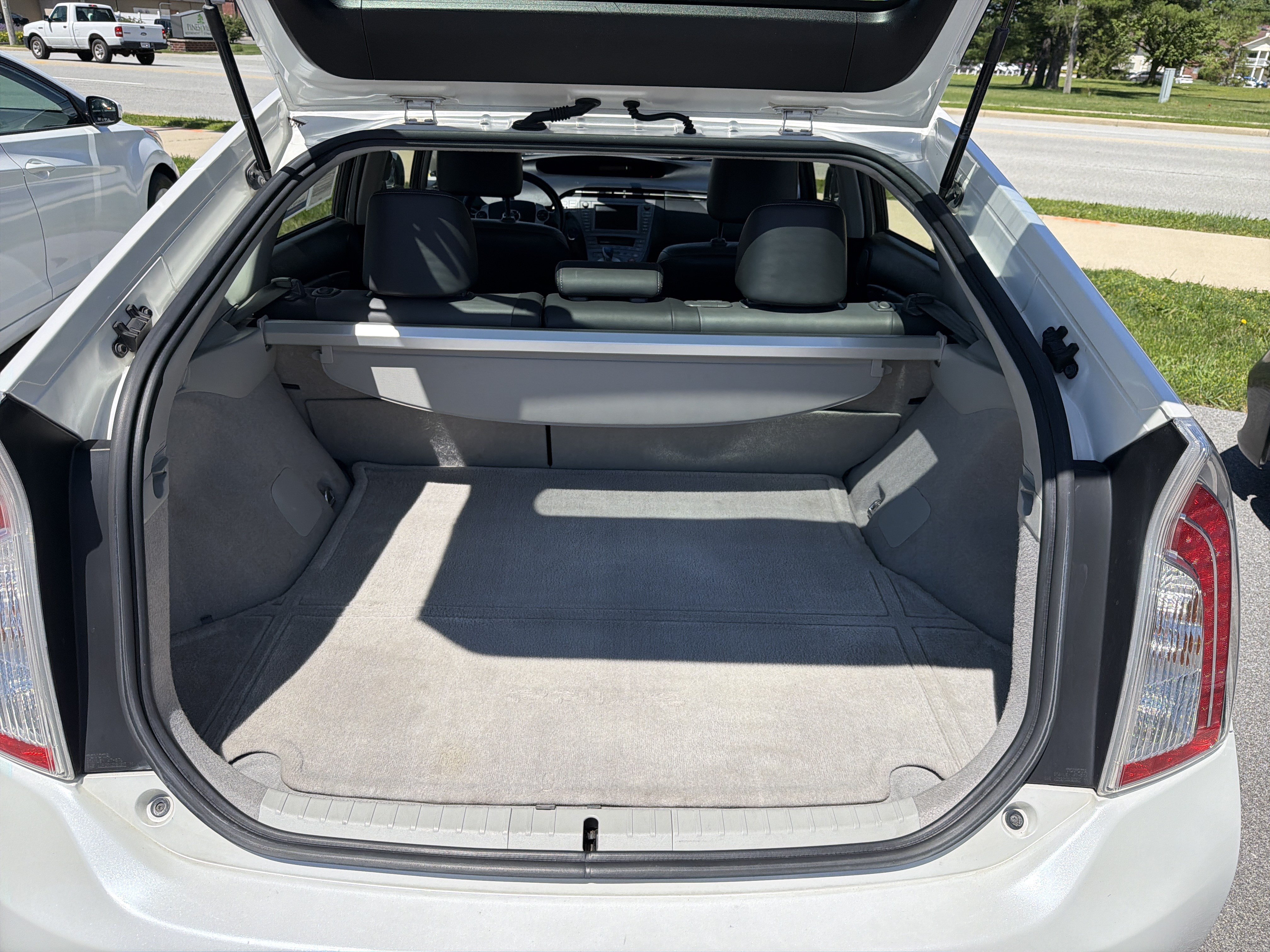 Used 2013 Toyota Prius Four w/ Deluxe Solar Roof Pkg FWD image 49