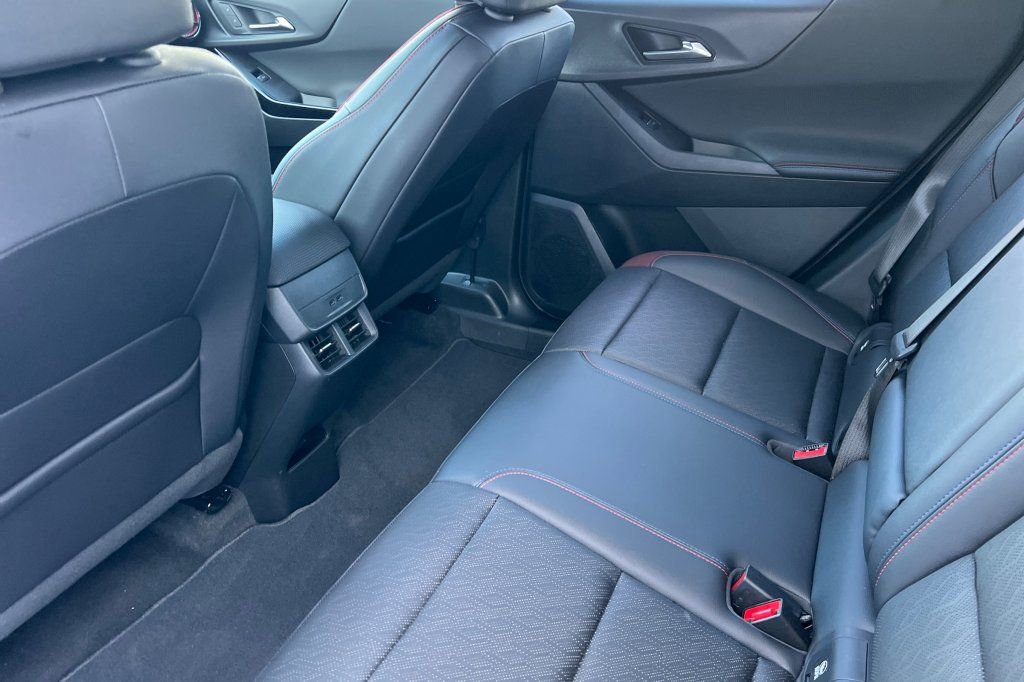 Used 2025 Chevrolet Equinox RS w/ Safety and Technology Package AWD/4WD image 9