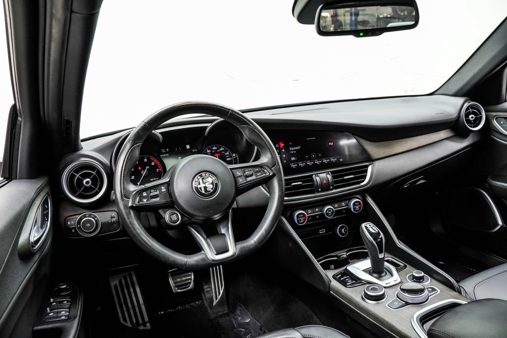 Used 2022 Alfa Romeo Giulia Ti w/ Active Assist Plus Package RWD image 5