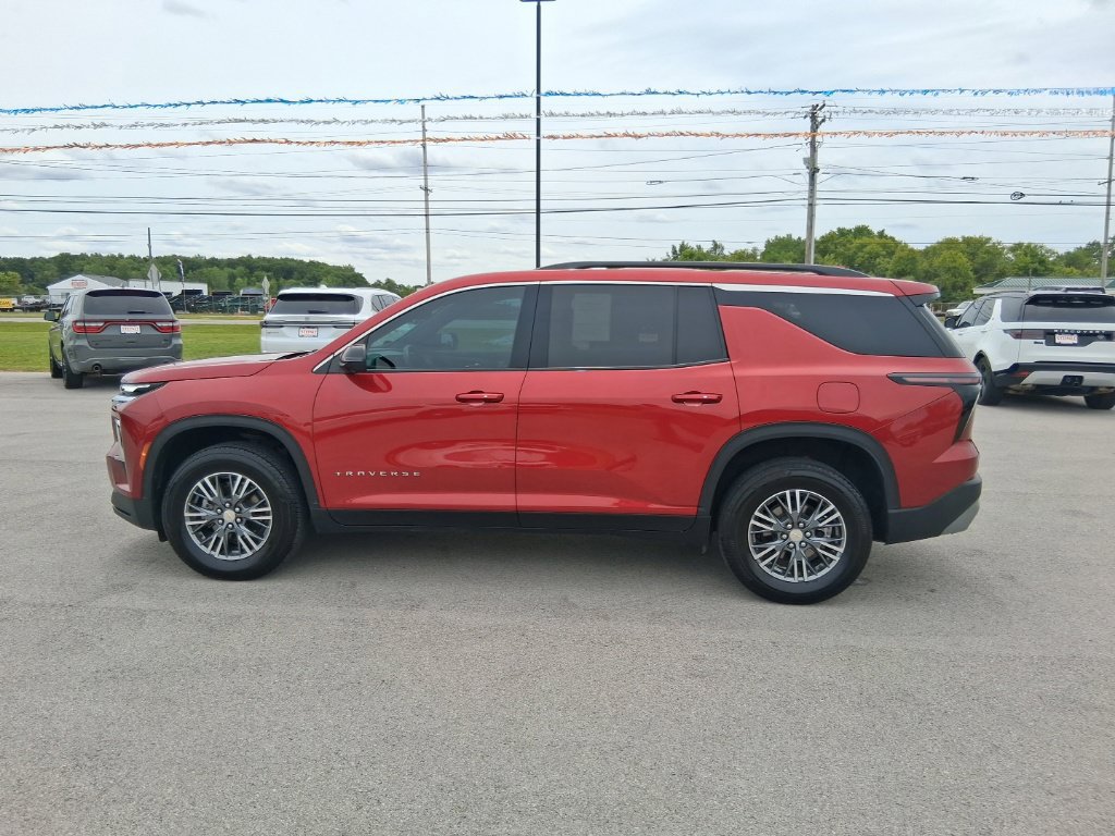 Used 2024 Chevrolet Traverse LT AWD/4WD image 11