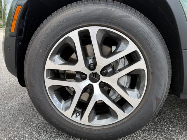 New 2026 Land Rover Defender 110 S image 25