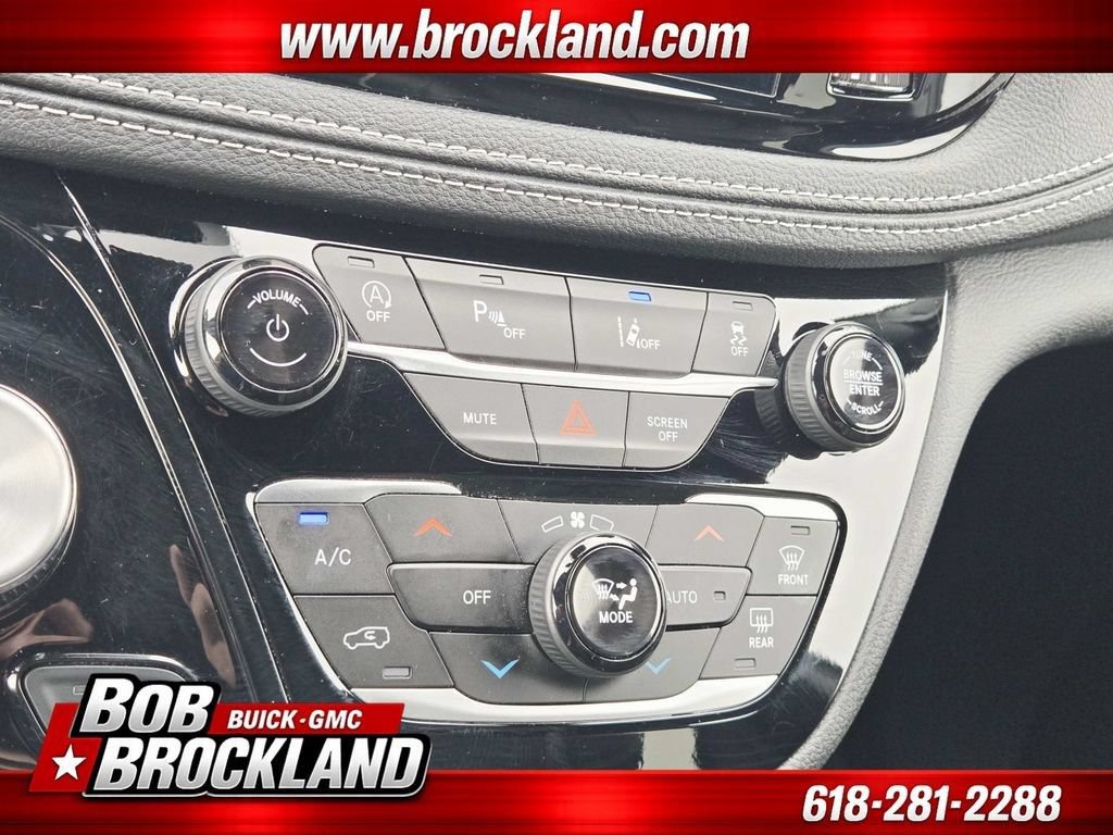 Used 2025 Chrysler Pacifica Limited FWD image 31