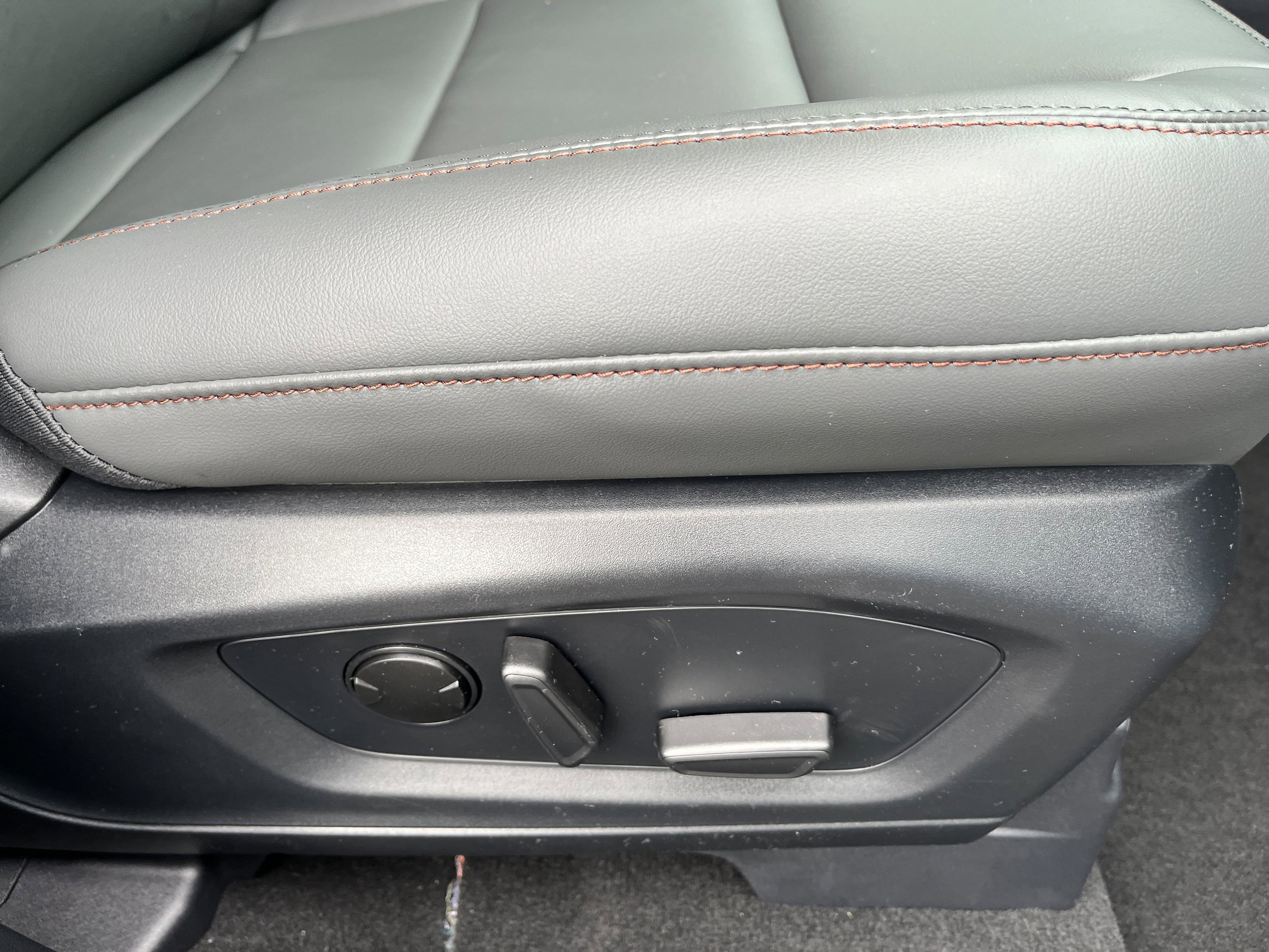 New 2026 Ford Explorer Active w/ Active Comfort Package AWD/4WD image 15