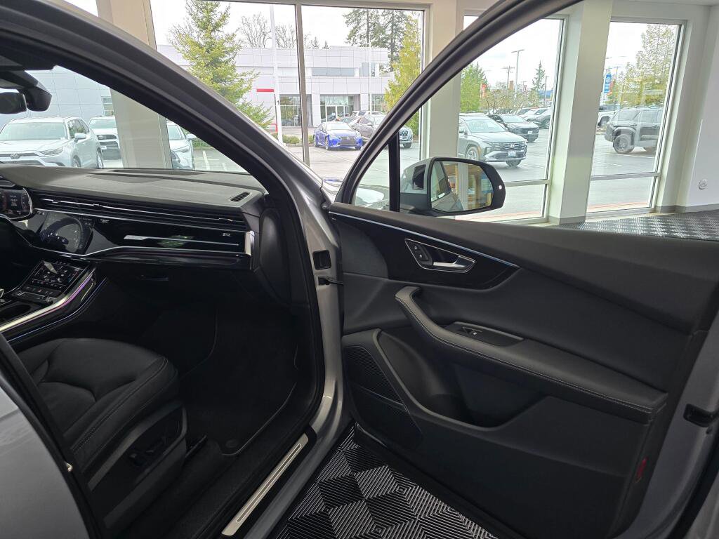 Used 2025 Audi Q7 3.0T Premium Plus image 42