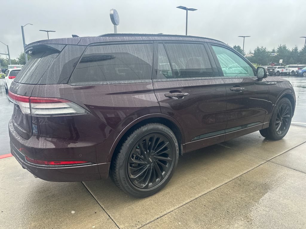 Used 2023 Lincoln Aviator Reserve w/ Equipment Group 201A AWD/4WD image 4