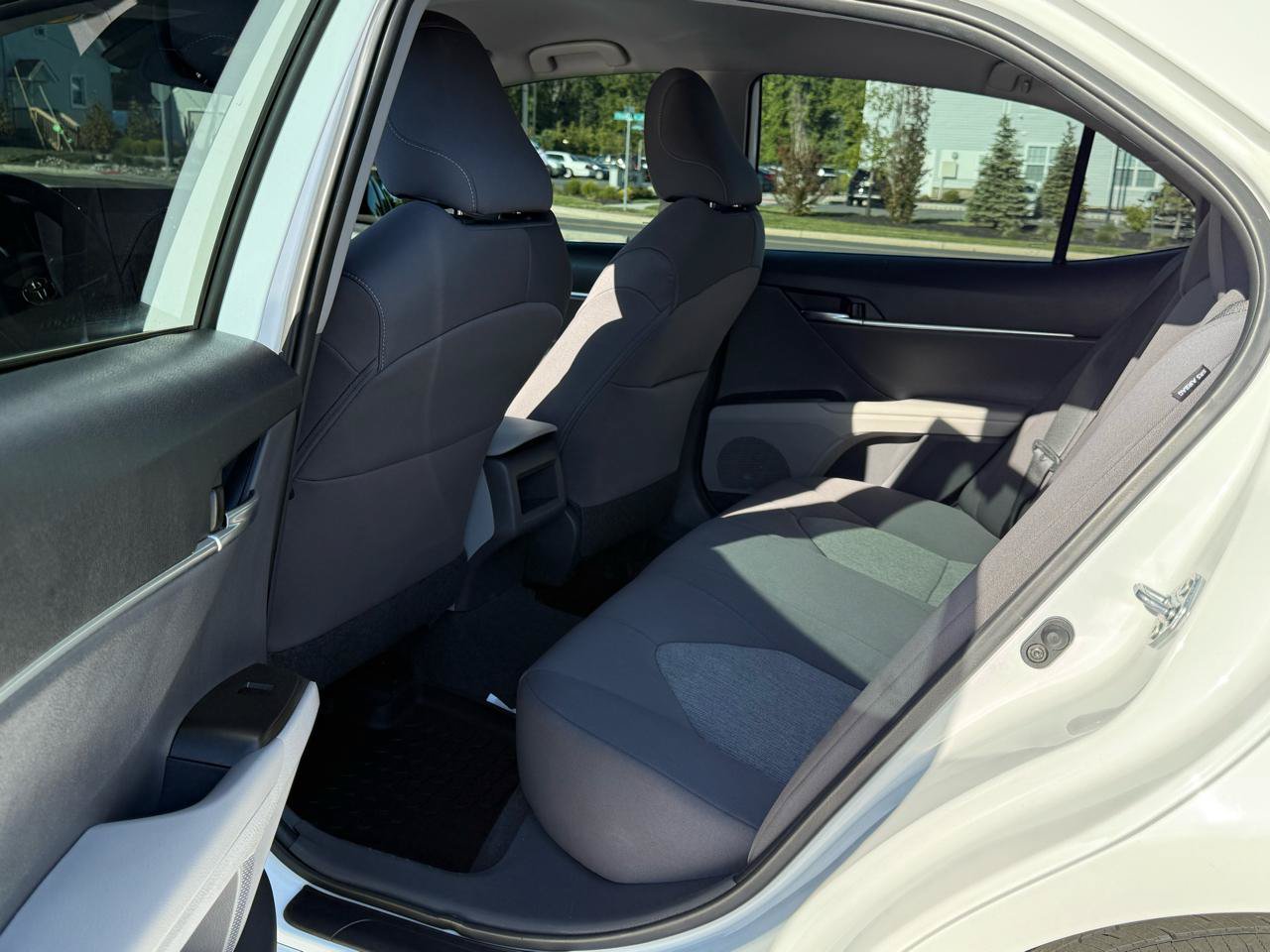 Used 2021 Toyota Camry LE FWD image 11