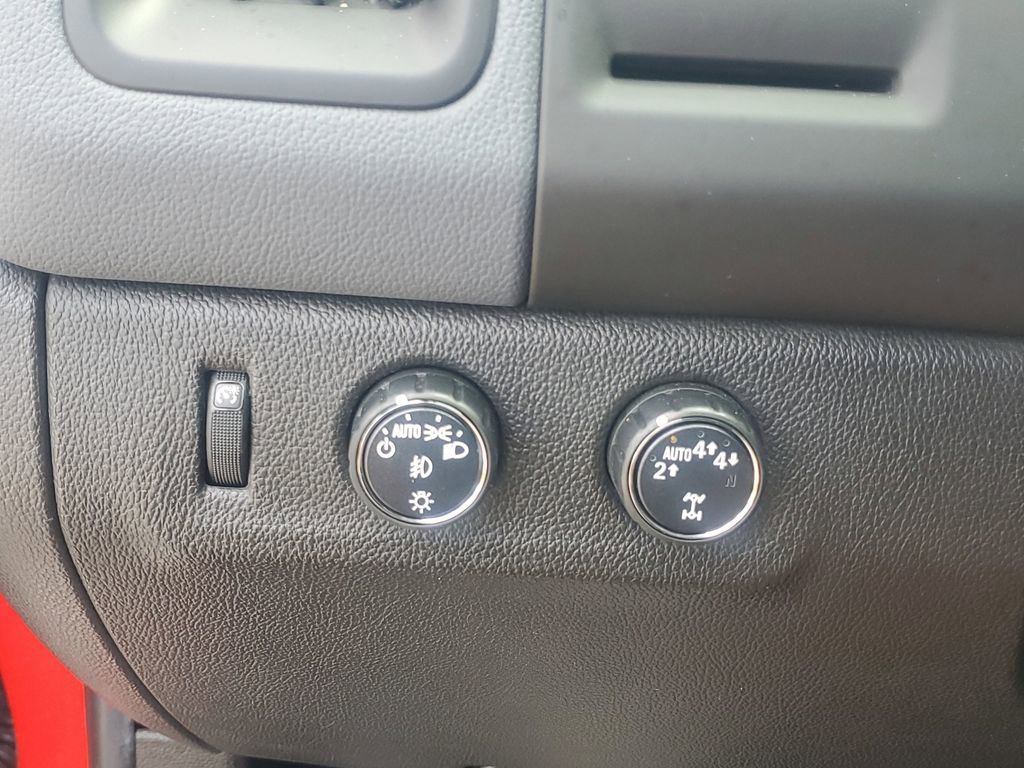 Used 2018 Chevrolet Colorado Z71 AWD/4WD image 25