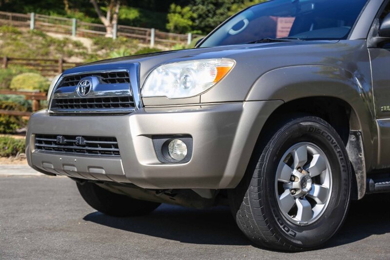 Used 2006 Toyota 4Runner SR5 RWD image 5