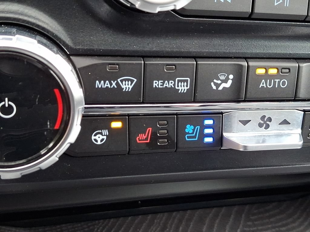 Used 2025 Ford F250 Platinum AWD/4WD image 27