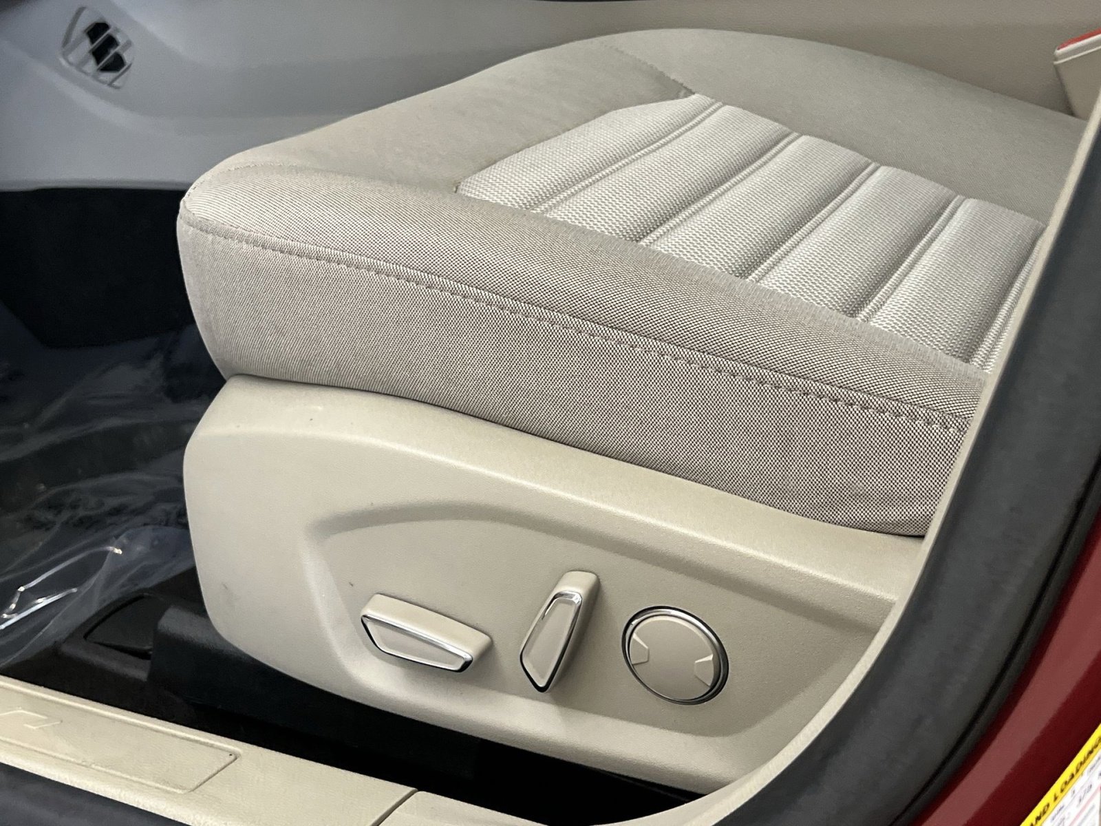 Used 2019 Ford Fusion SE image 12