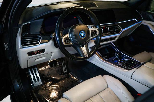 Used 2022 BMW X5 xDrive45e w/ M Sport Package image 10