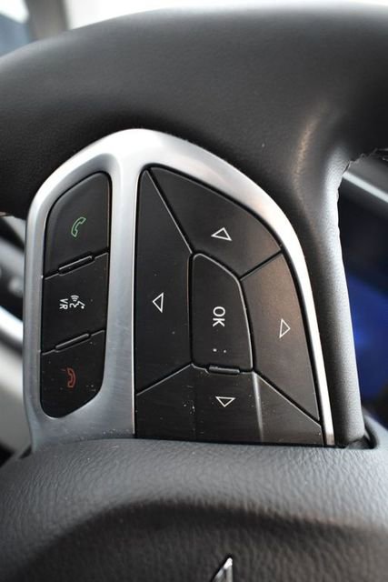 Used 2024 Chrysler Pacifica Select image 17