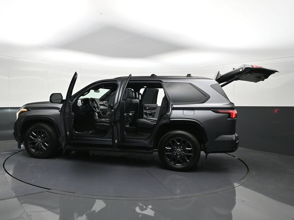 Used 2023 Toyota Sequoia Platinum AWD/4WD image 44