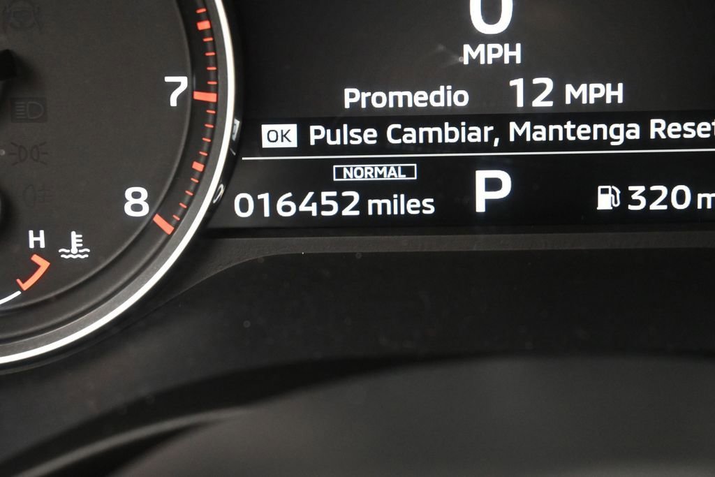 Used 2024 Mitsubishi Outlander SE Black Edition FWD image 27