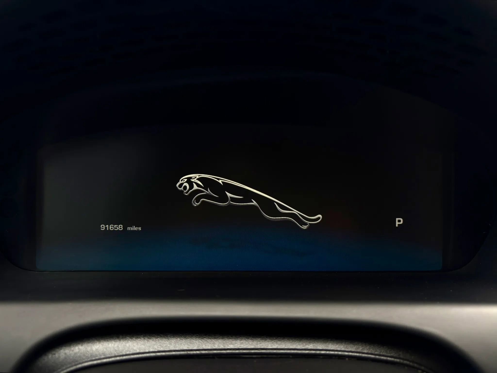 Used 2015 Jaguar XJ Supercharged image 40