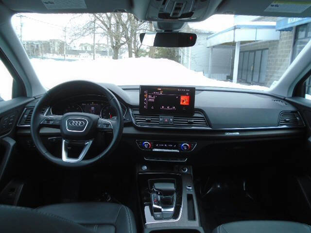 Used 2023 Audi Q5 2.0T Premium w/ Convenience Package AWD/4WD image 12