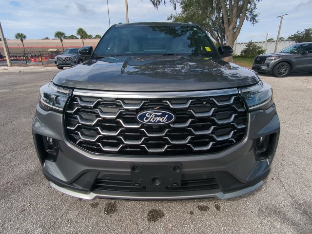 New 2027 Ford Explorer Platinum w/ 3.0L Ultimate Package RWD image 10