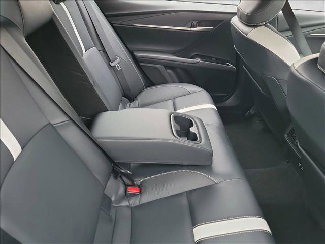 Used 2025 Toyota Camry SE image 16