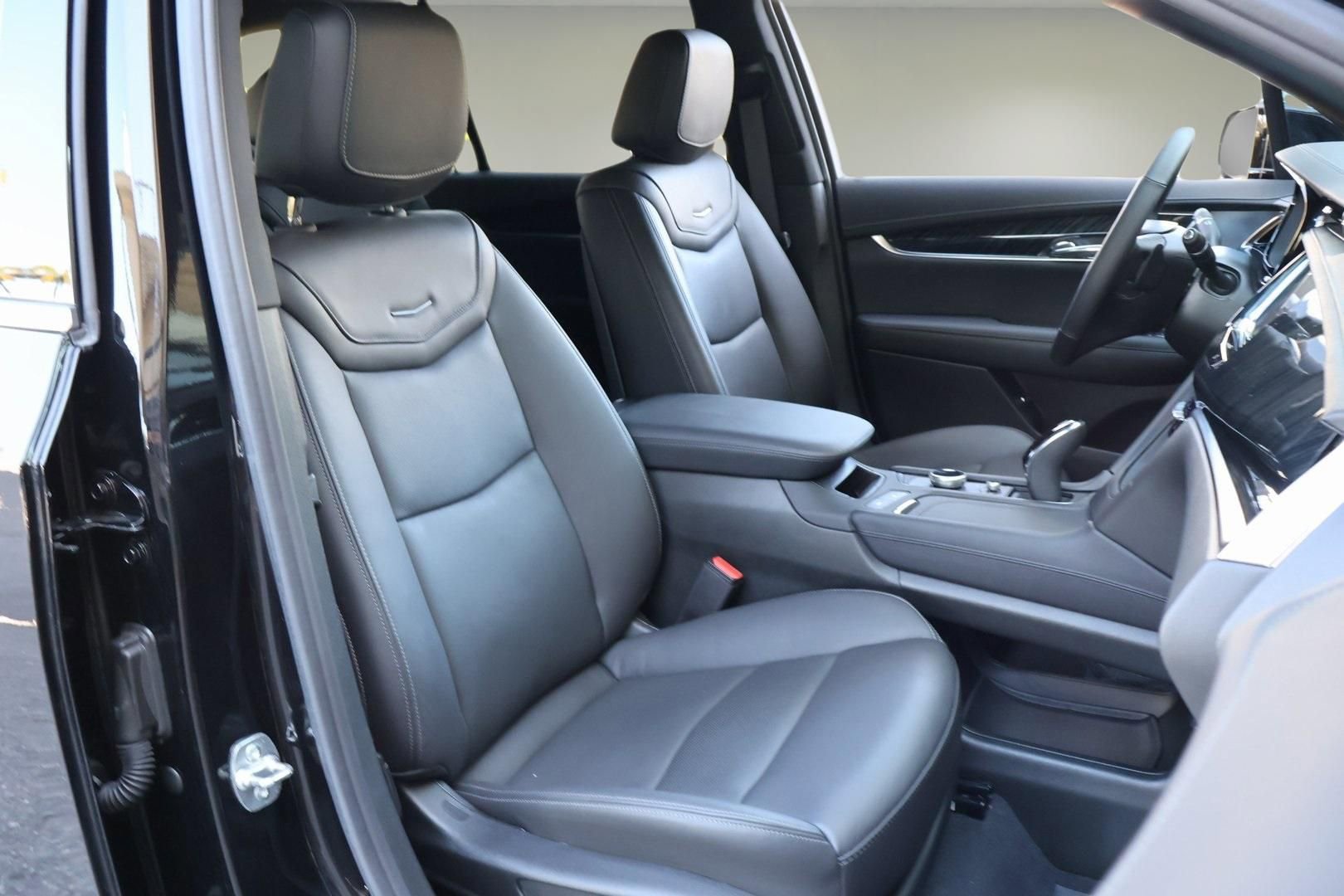 Certified 2025 Cadillac XT6 Premium Luxury image 17