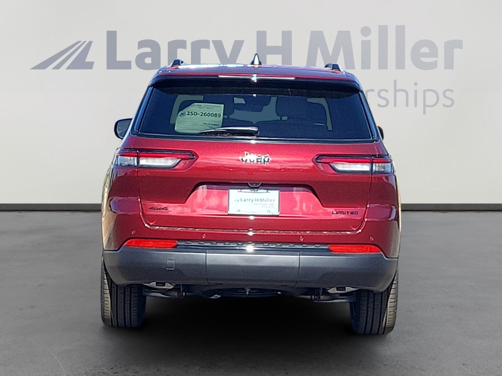 New 2025 Jeep Grand Cherokee L Limited w/ Black Appearance Package image 4