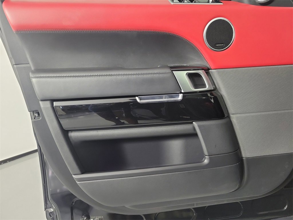 Used 2020 Land Rover Range Rover Sport HST image 18