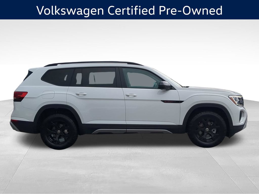 Certified 2025 Volkswagen Atlas Peak Edition SE AWD/4WD image 2