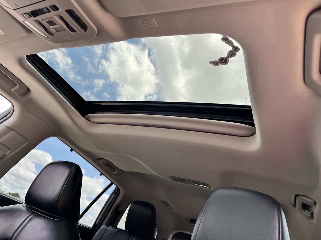 Used 2022 Toyota Highlander XLE image 22