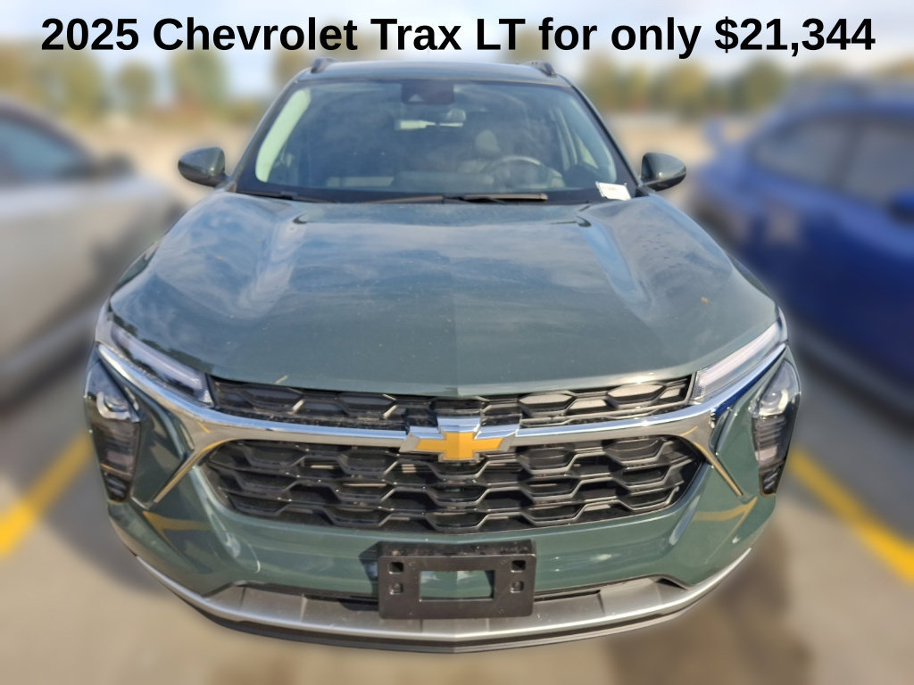 Used 2025 Chevrolet Trax LT w/ Driver Confidence Package FWD image 4