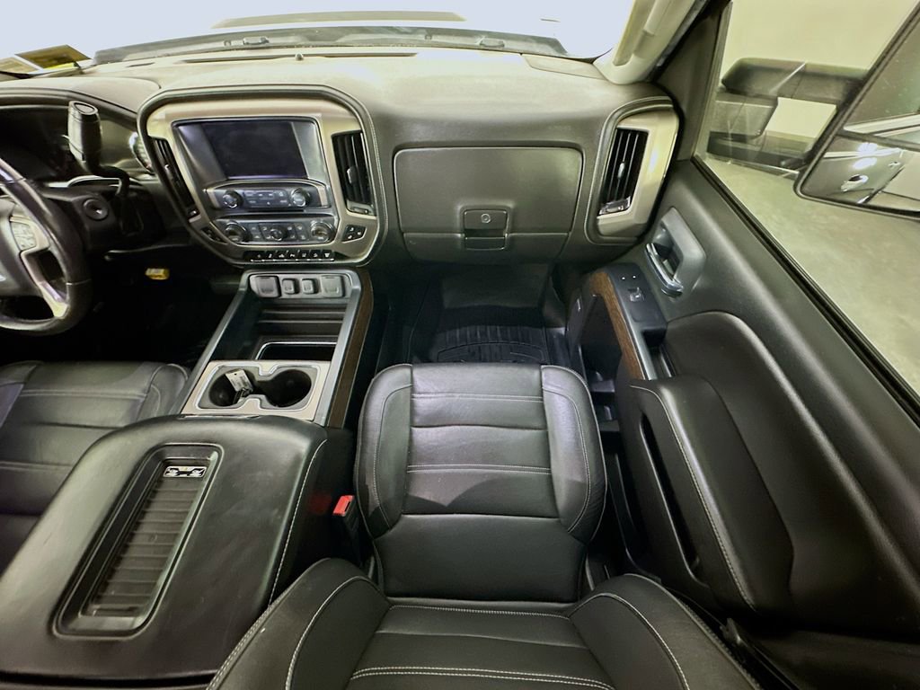 Used 2018 GMC Sierra 2500 Denali w/ Duramax Plus Package AWD/4WD image 11