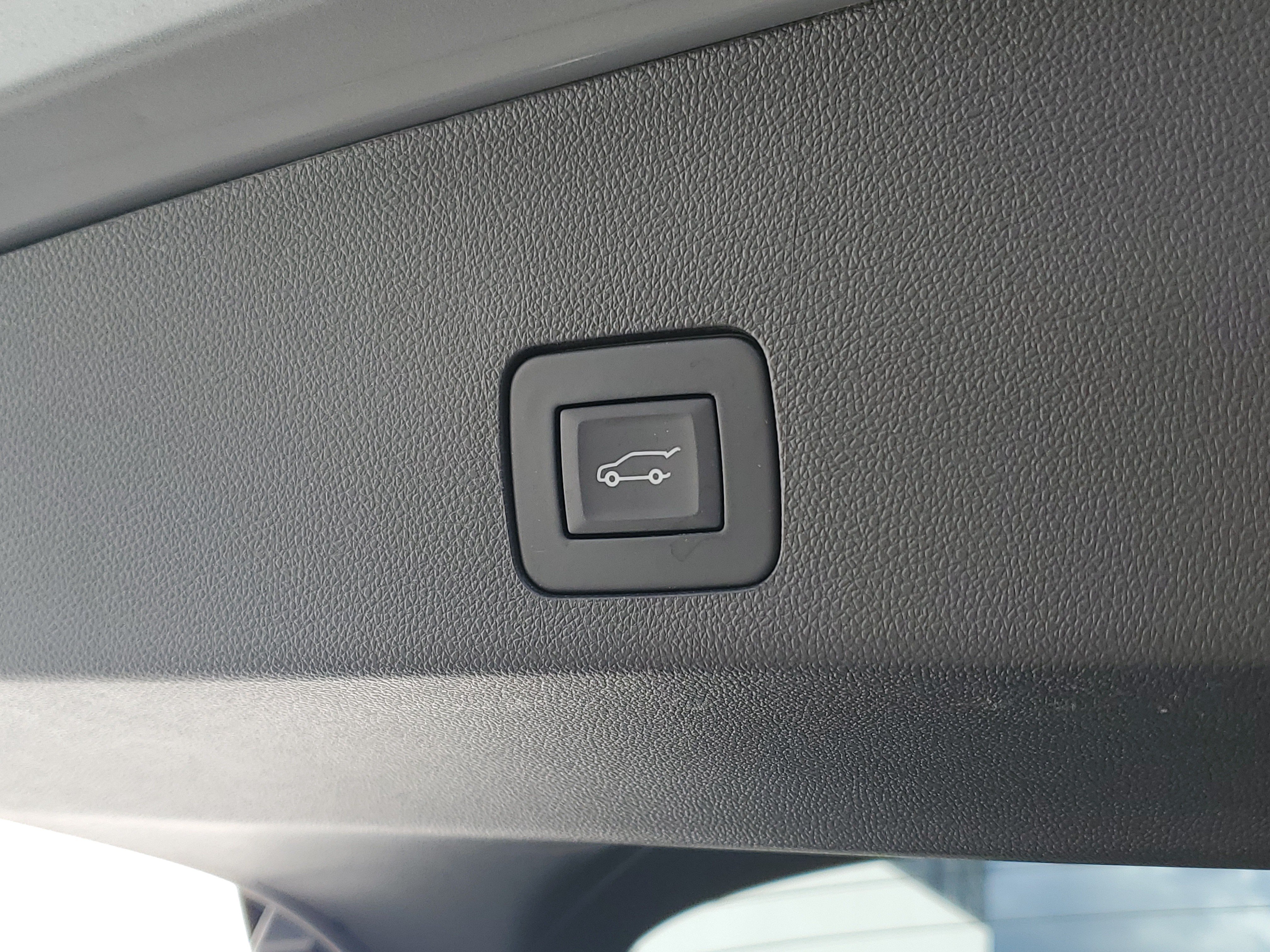 Used 2023 Buick Encore GX Select w/ Sport Touring Package FWD image 11