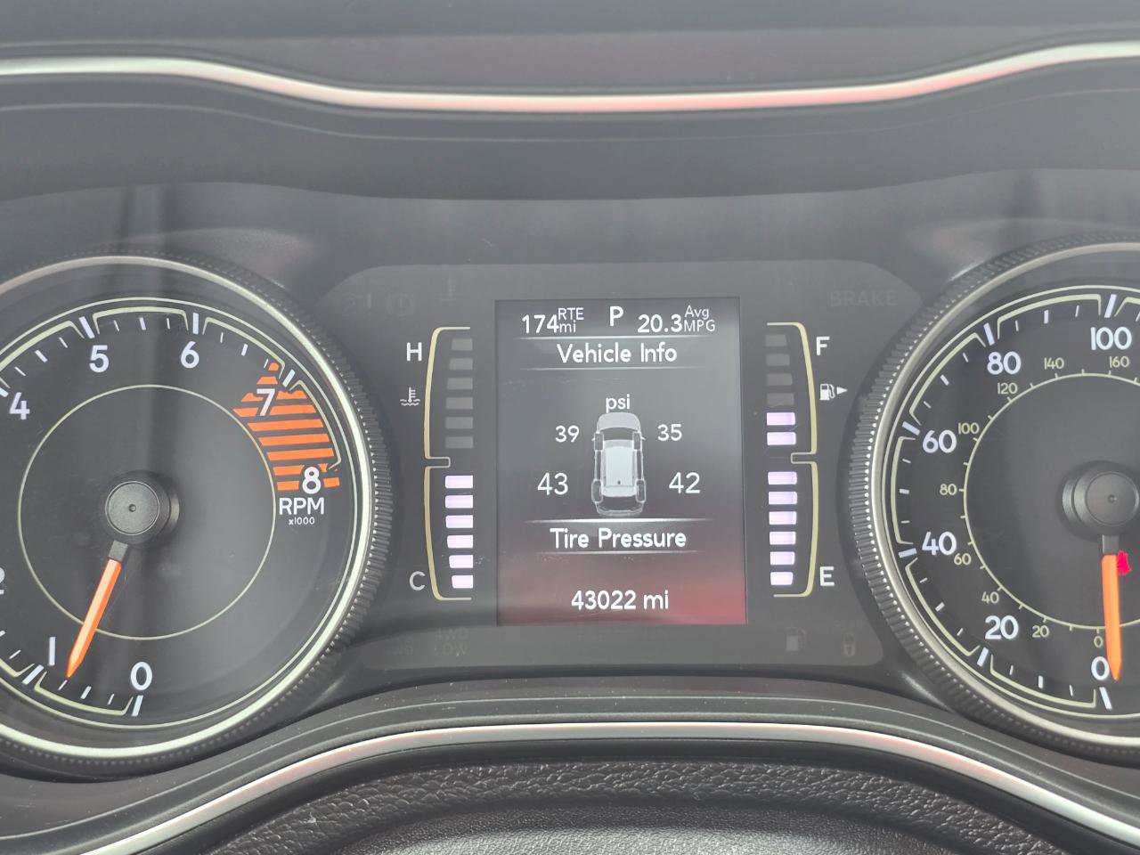 Used 2019 Jeep Cherokee Latitude Plus w/ Comfort/Convenience Group AWD/4WD image 8