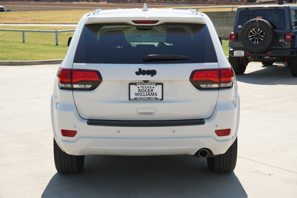 Used 2019 Jeep Grand Cherokee Altitude RWD image 4