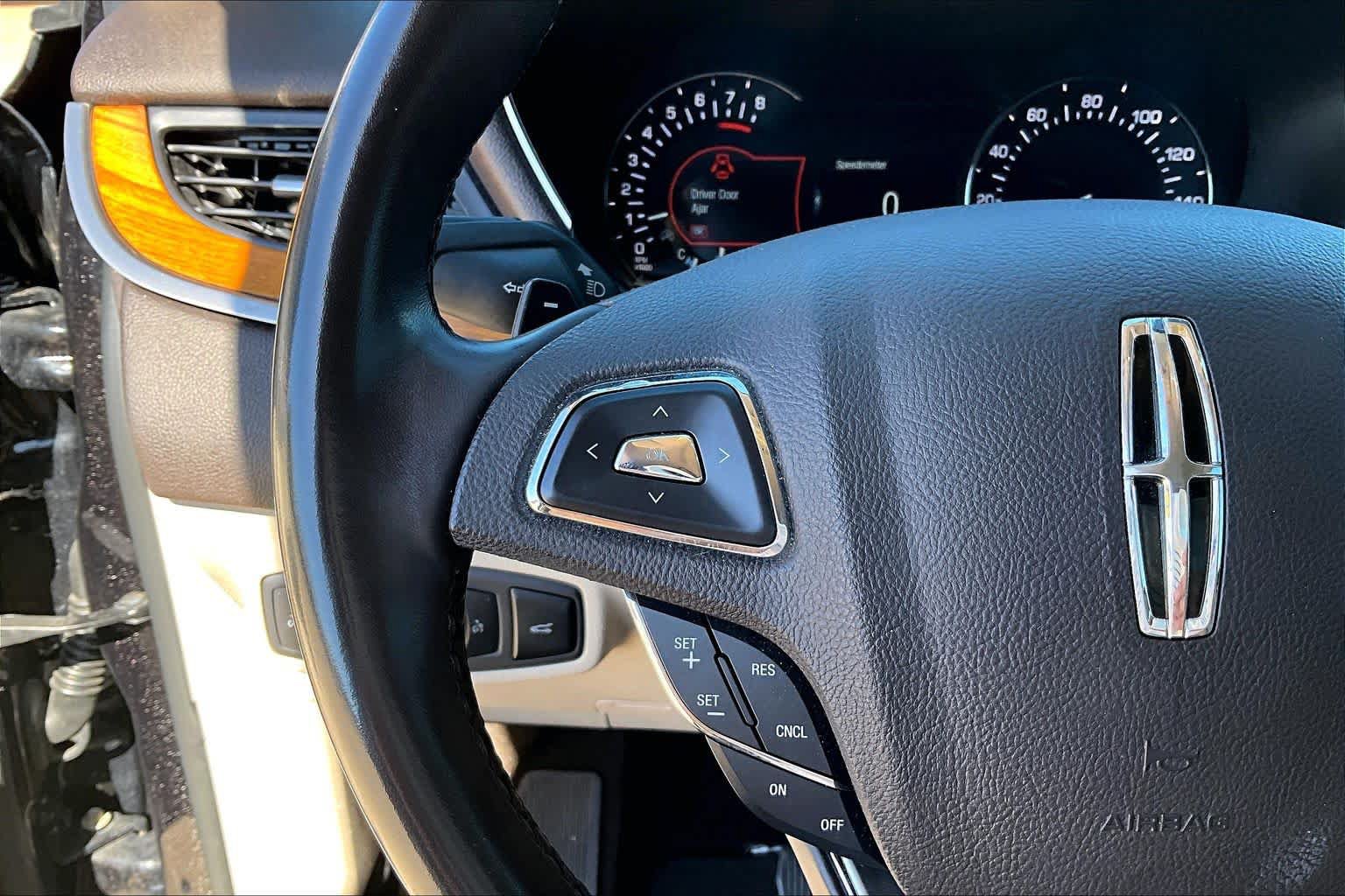 Used 2019 Lincoln MKC Select w/ Select Plus Package FWD image 21