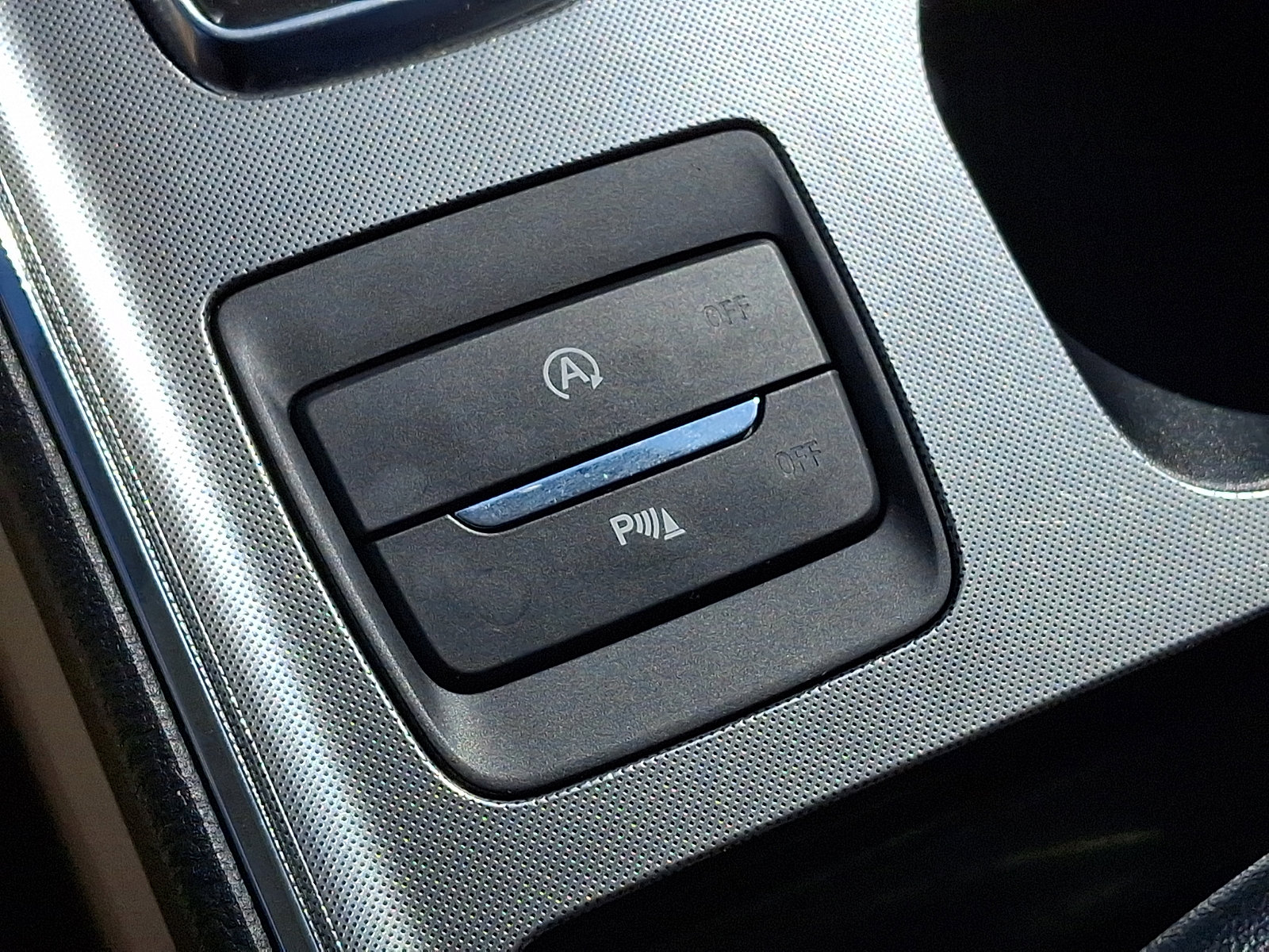 Used 2022 Ford Edge Titanium w/ Cargo Accessory Package image 31