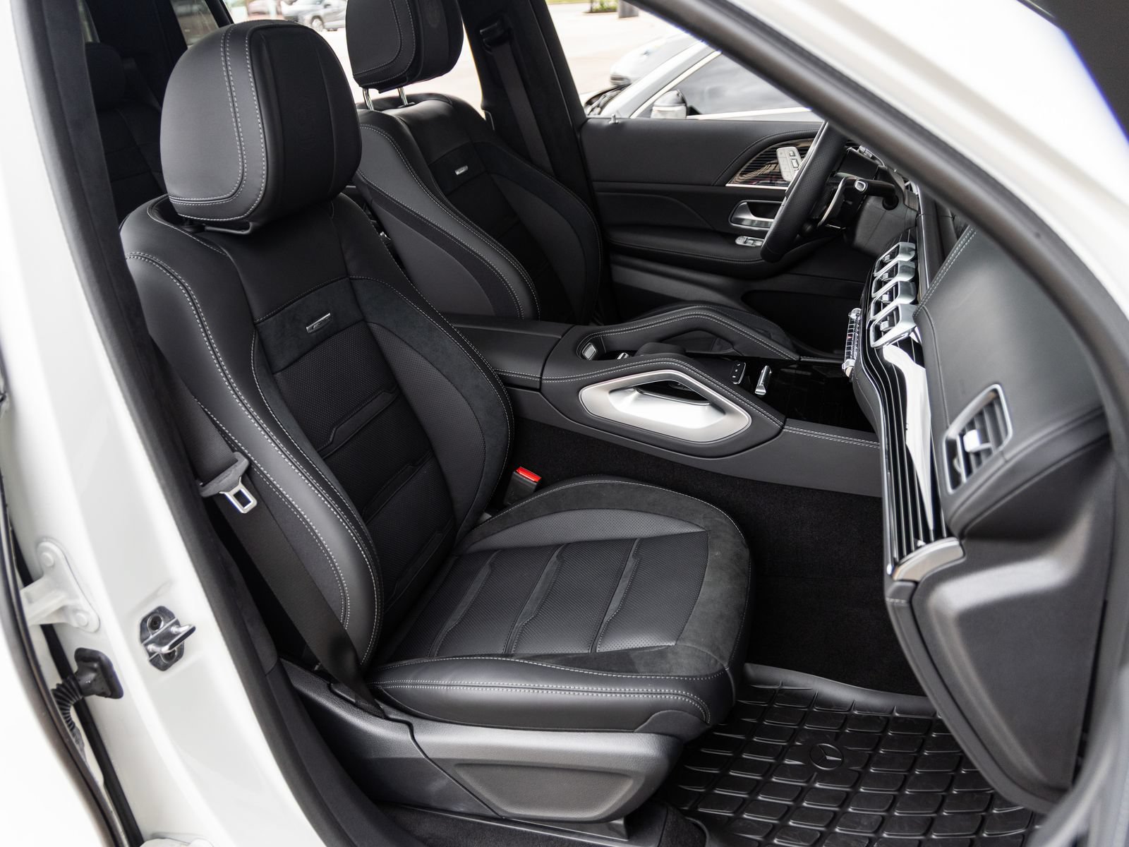 Used 2025 Mercedes-Benz GLS 63 AMG 4MATIC image 42