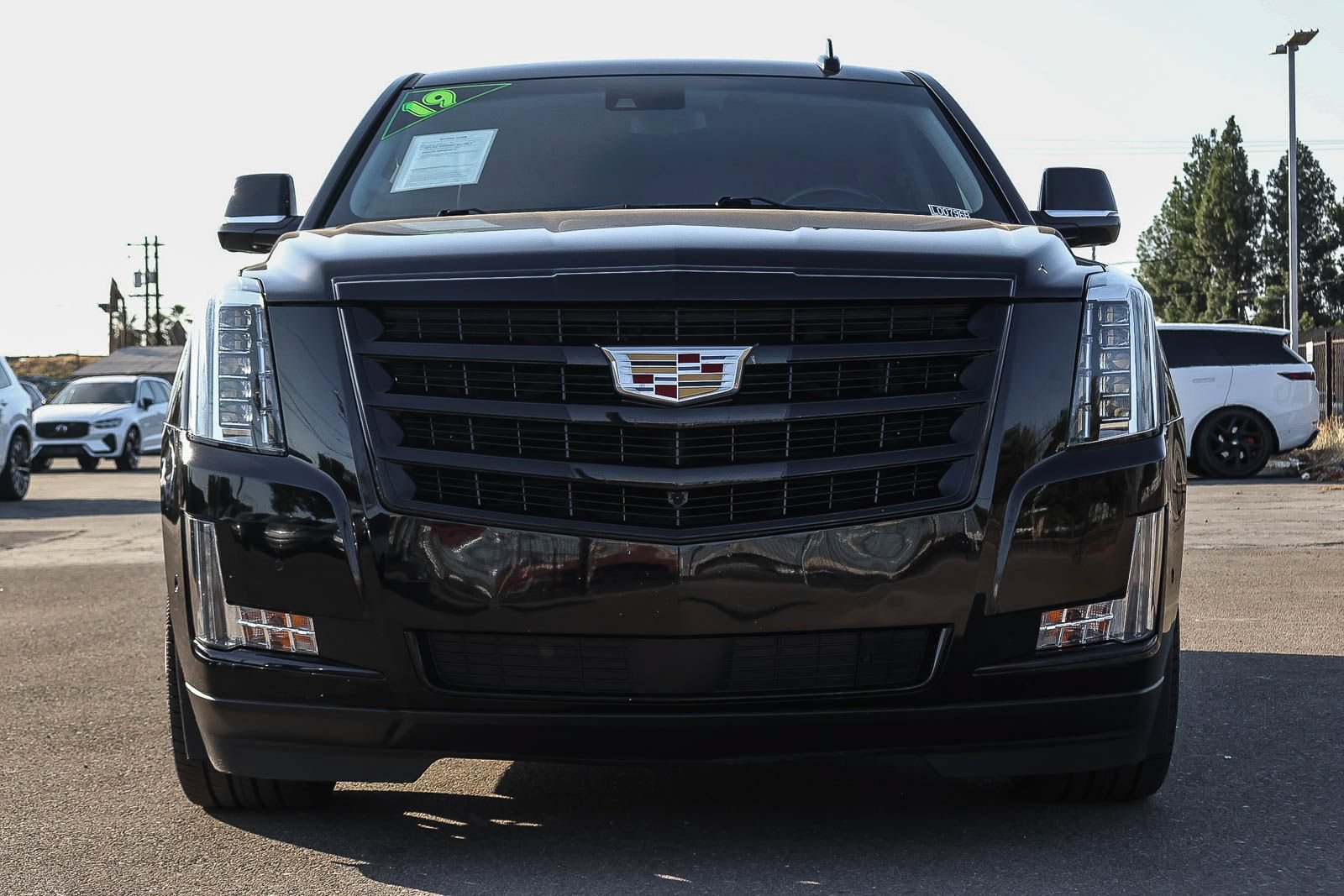 Used 2019 Cadillac Escalade Premium Luxury w/ Escalade Sport Edition AWD/4WD image 2