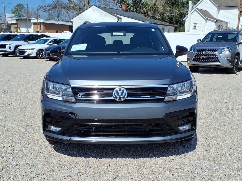 Used 2021 Volkswagen Tiguan SE R-Line image 2