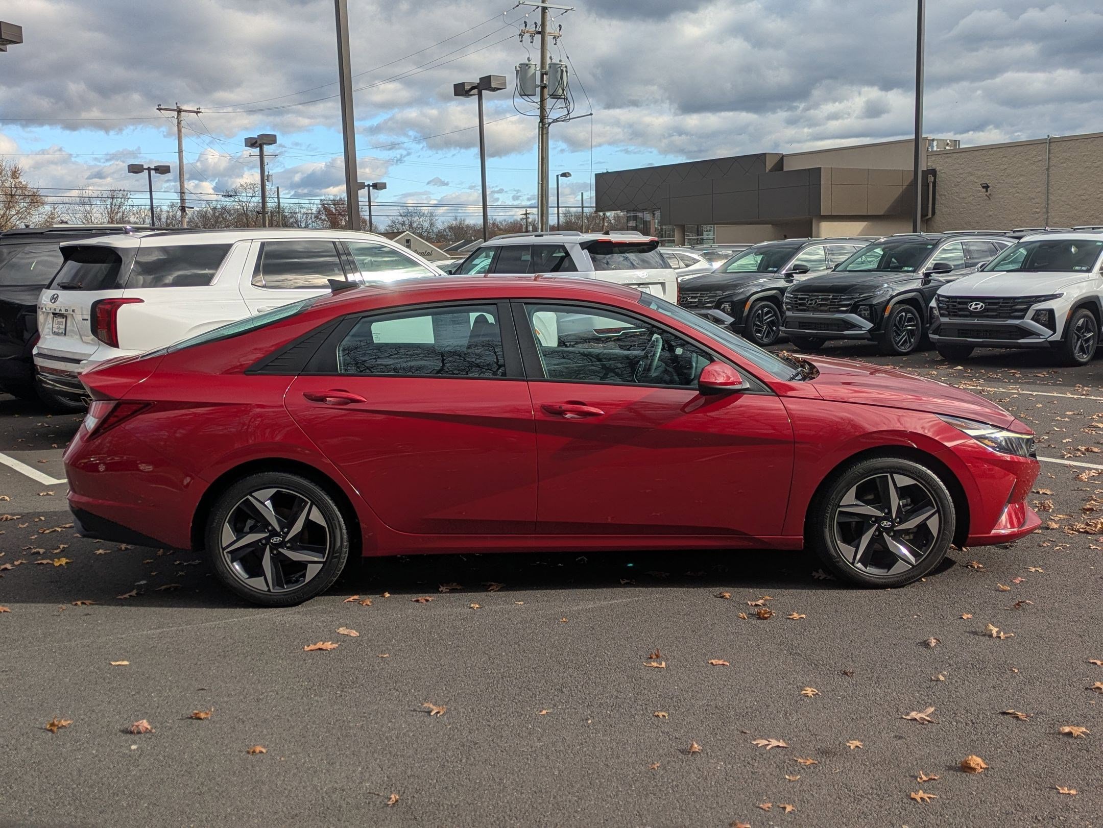 Certified 2023 Hyundai Elantra SEL w/ Convenience Package image 4