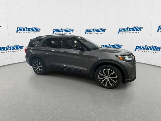 Used 2025 Ford Explorer ST-Line AWD/4WD image 13