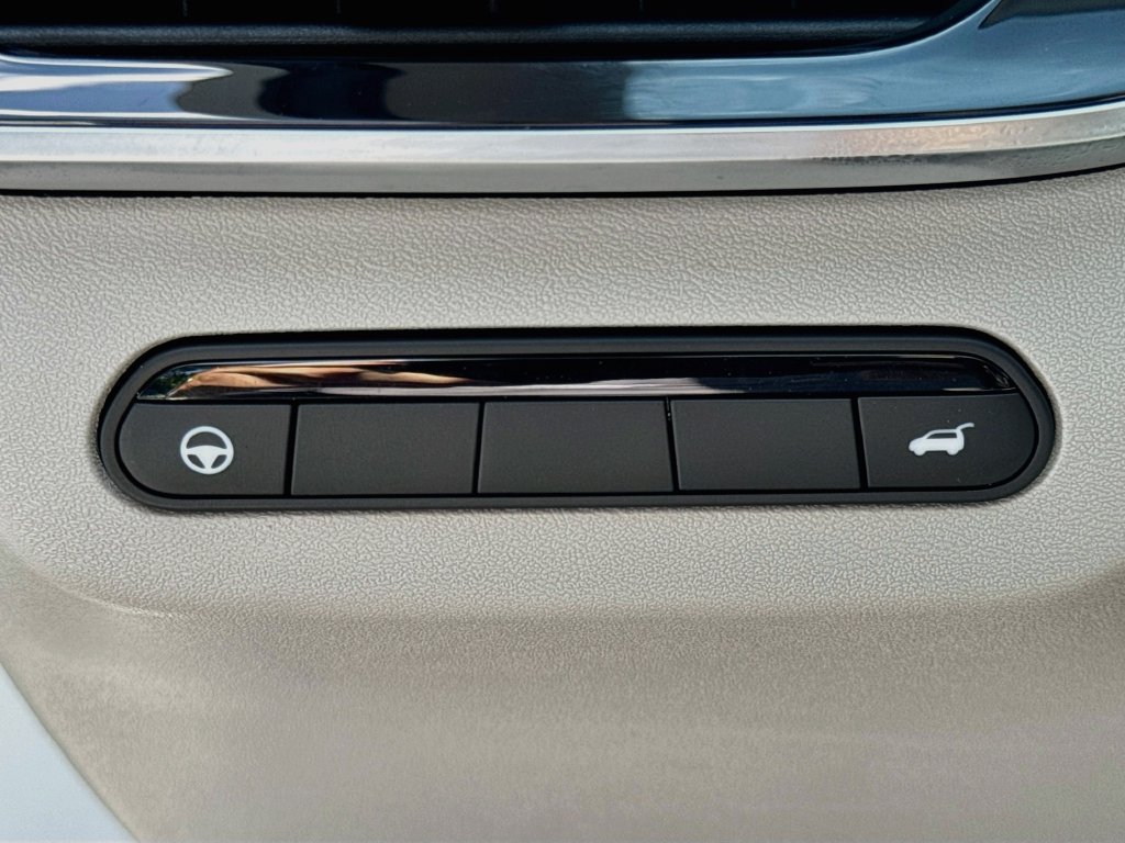 New 2027 INFINITI QX60 Luxe w/ Cargo Package FWD image 10