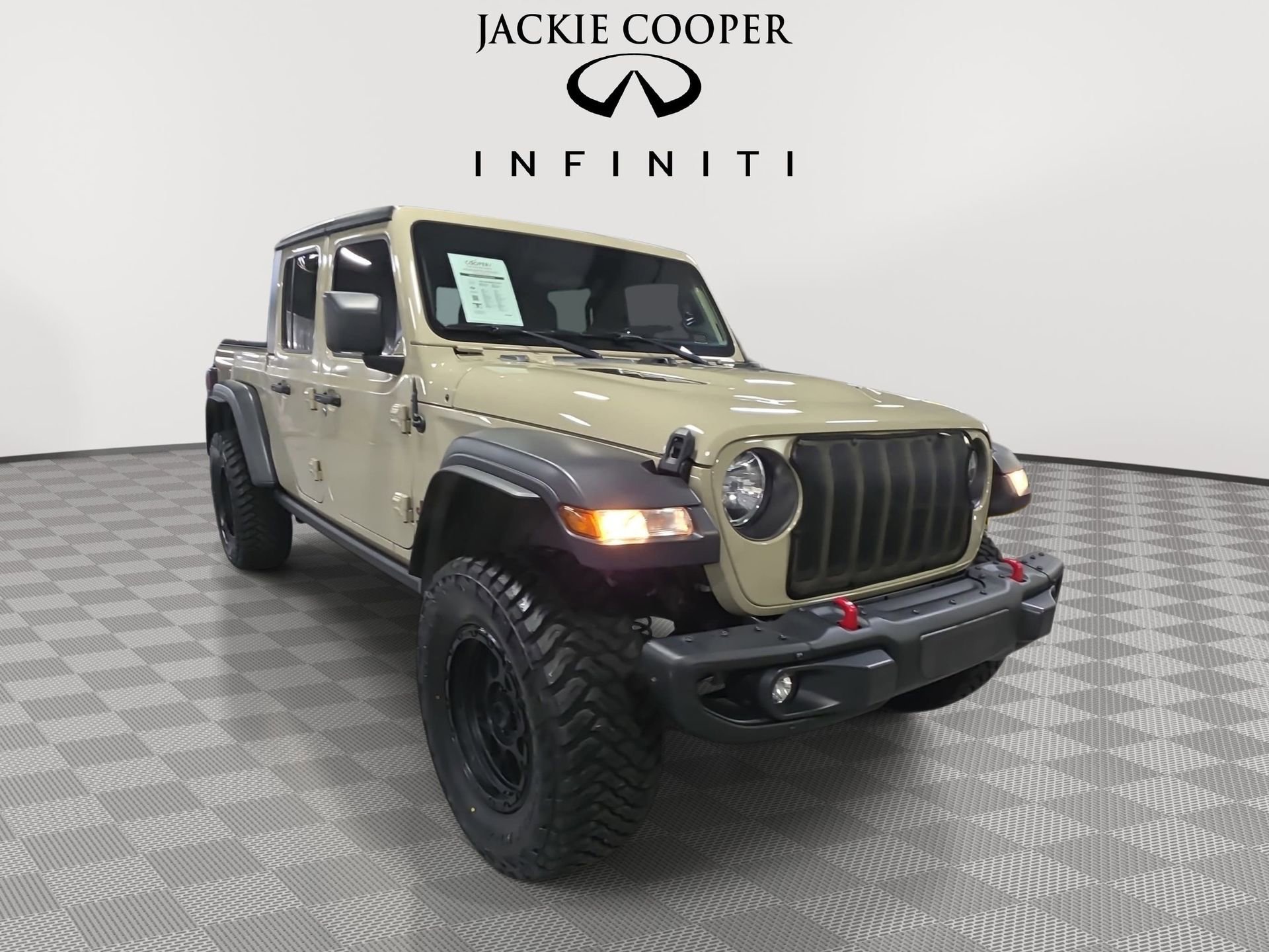 Used 2020 Jeep Gladiator Rubicon w/ Cold Weather Group AWD/4WD image 3