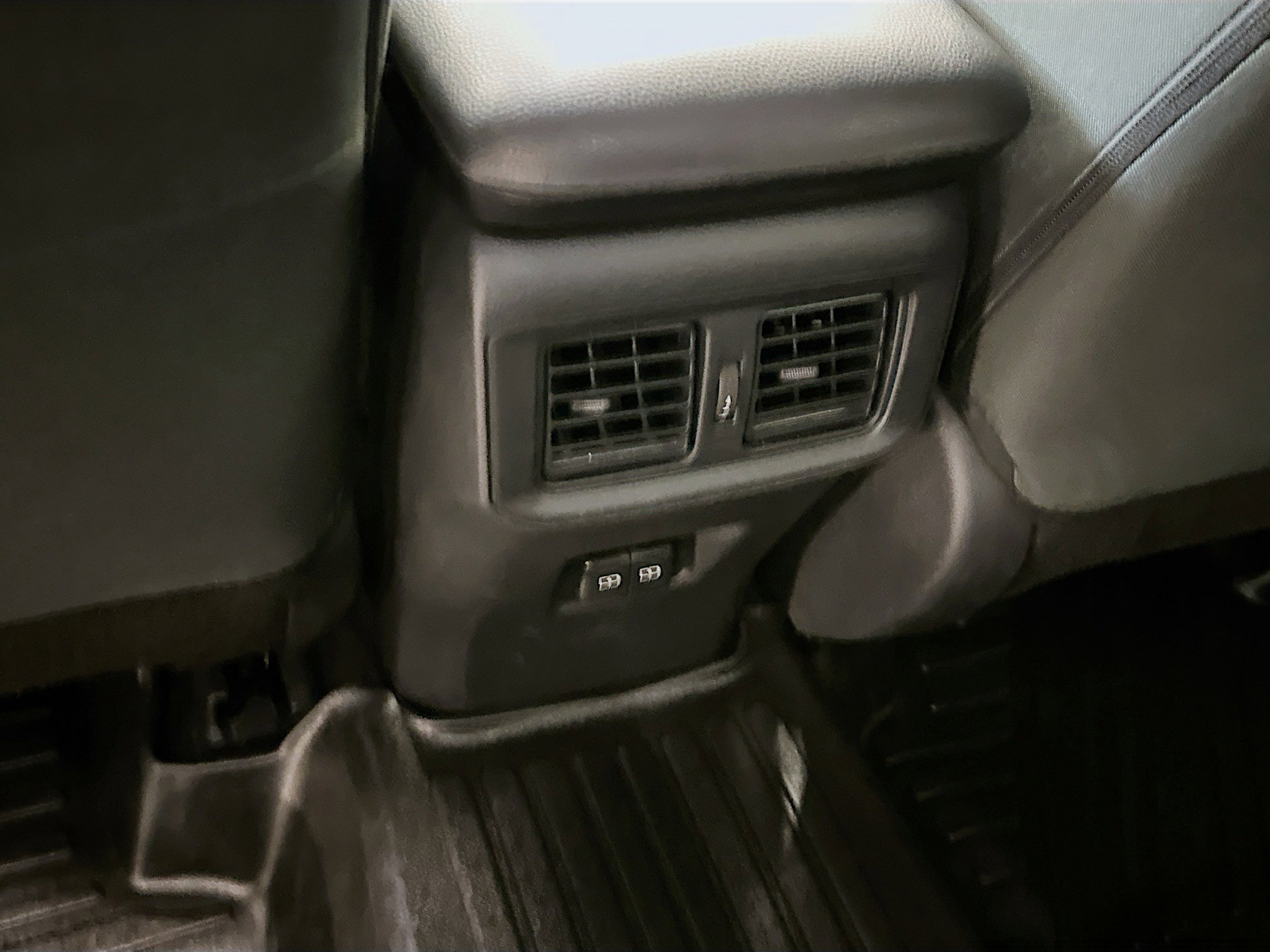 Used 2025 Toyota RAV4 XLE image 29