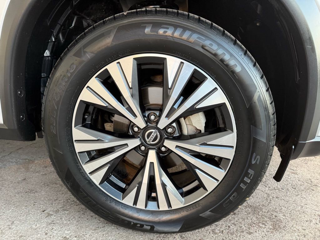 Used 2021 Nissan Rogue SV image 11